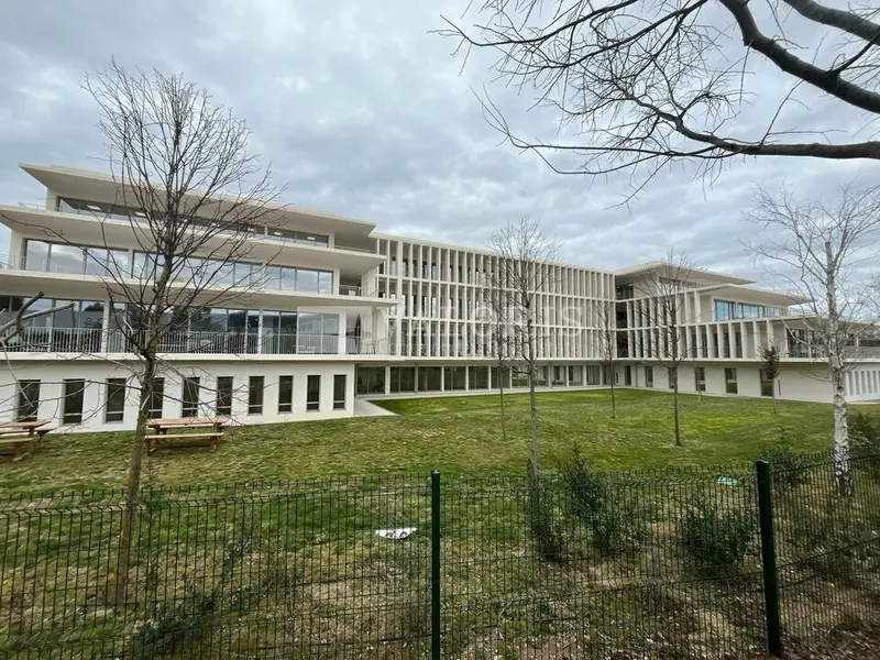 A louer Bureaux 915m² Aix-en-Provence