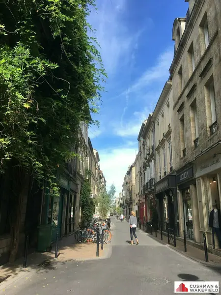 A LOUER - Local commercial aux Chartrons