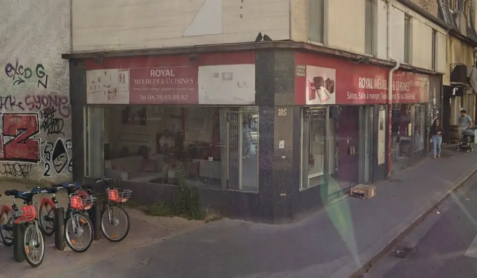 A louer Local commercial  195.1m² Lyon 07