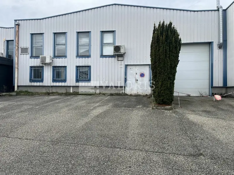 A vendre Locaux d'activité 367.2m² Brindas