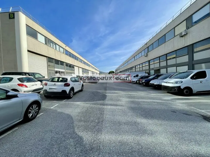 Bureaux de 127 m² à louer dans la Zone d'Activité de Carros - le Broc