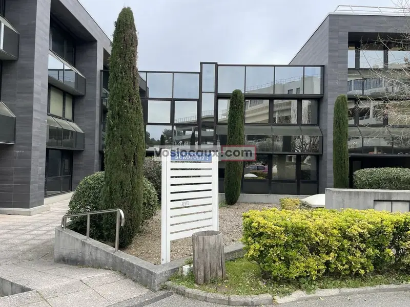 A Louer : Bureaux de 435m² à SOPHIA ANTIPOLIS