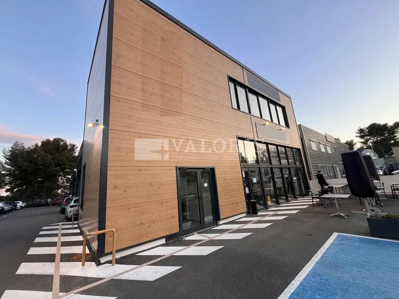 A louer Local commercial  144m² La Ciotat
