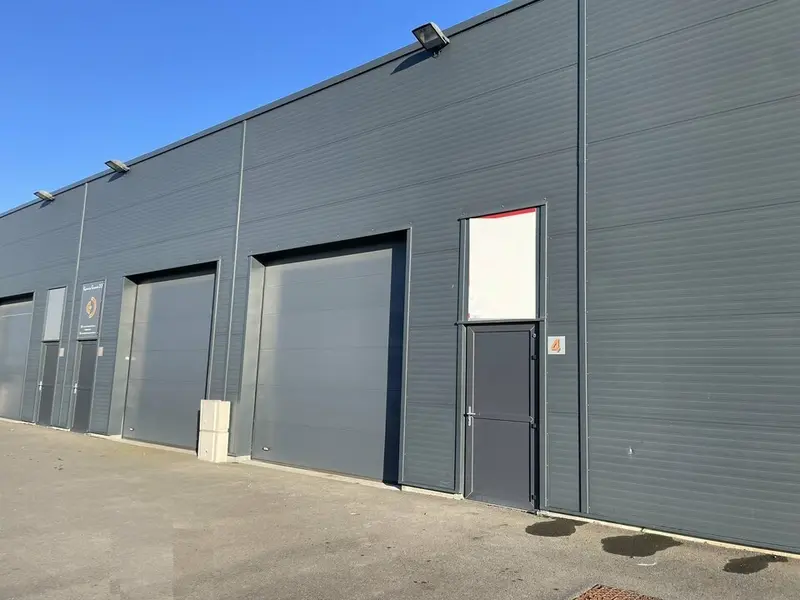A louer Locaux d'activité 99m² Démouville