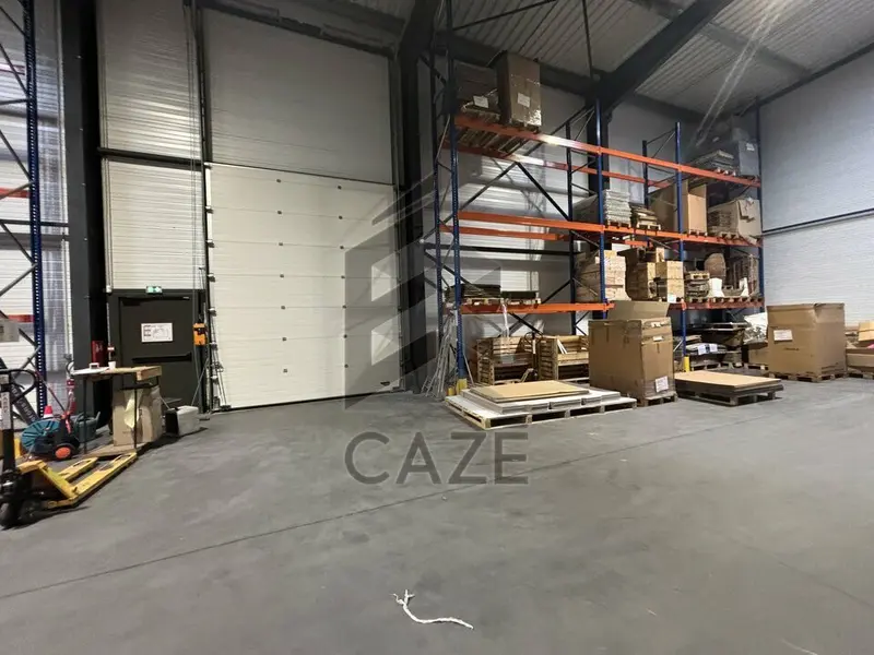 BATIMENT A LOUER DANS UNE ZONE D'ACTIVITES ST MAGNE DE CASTILLON 