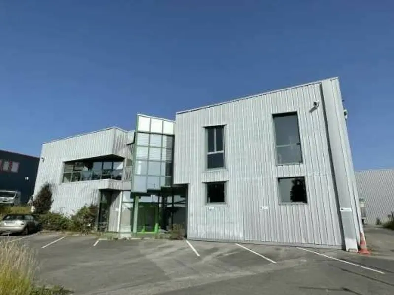 A louer Locaux d'activité 1668m² Linas