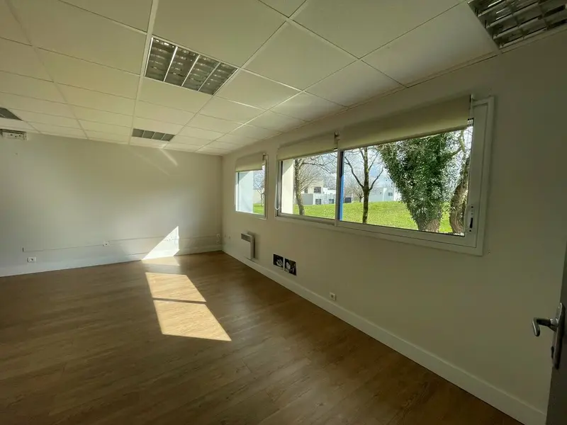 A VENDRE - BUREAUX - VANNES