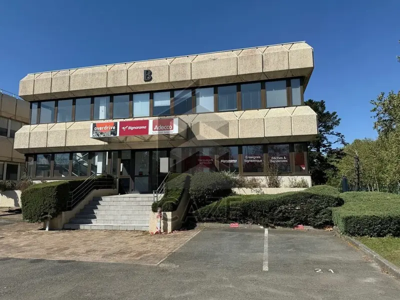 BUREAUX A VENDRE BRUGES - DIVISIBLES 