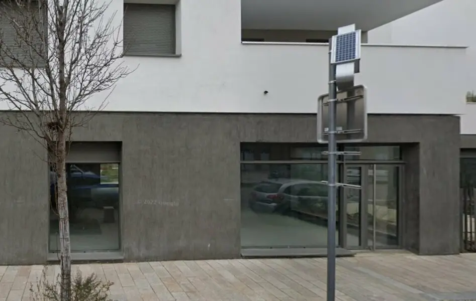 A louer Local commercial  126m² Saint-Priest