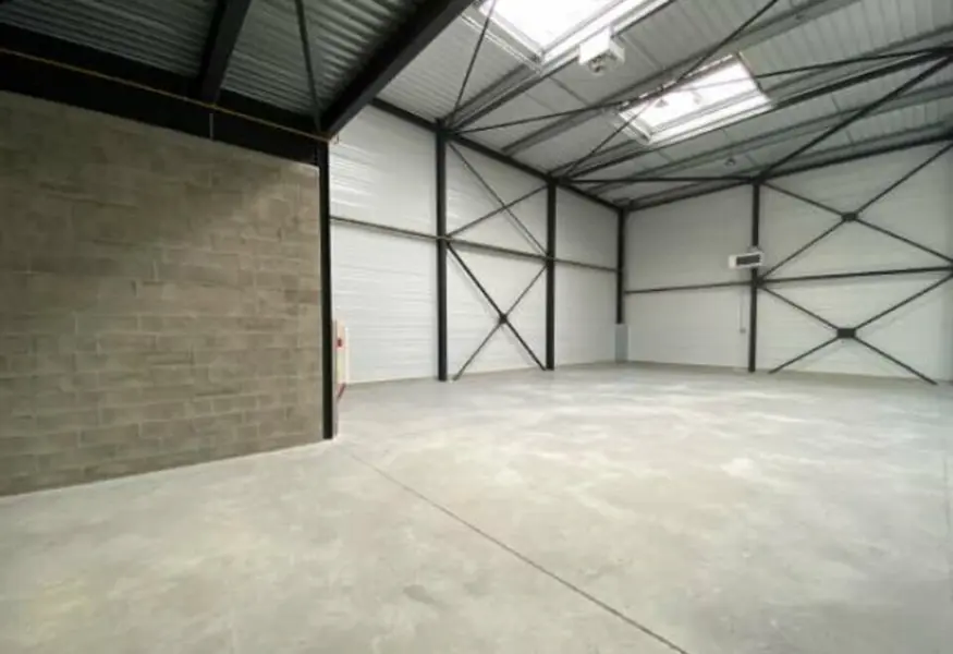A vendre Locaux d'activité 786m² Stains