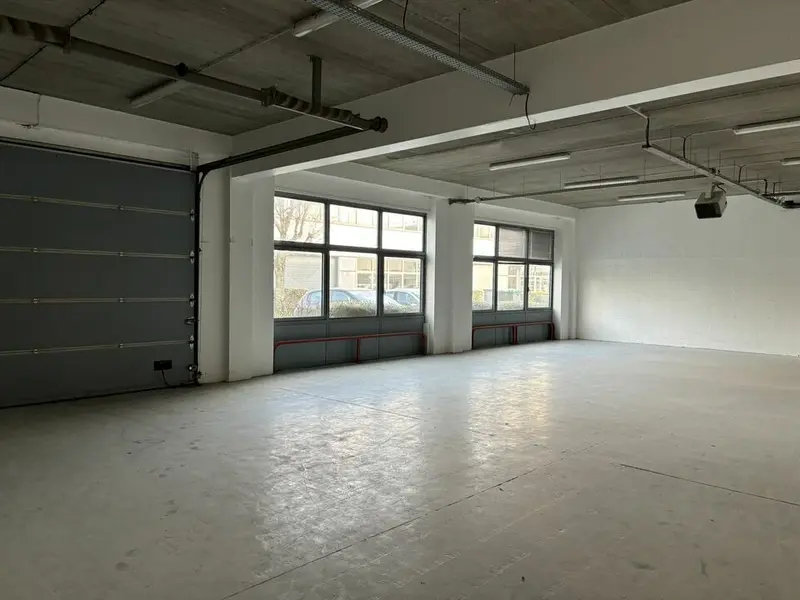A louer Locaux d'activité 388m² Roissy-en-France