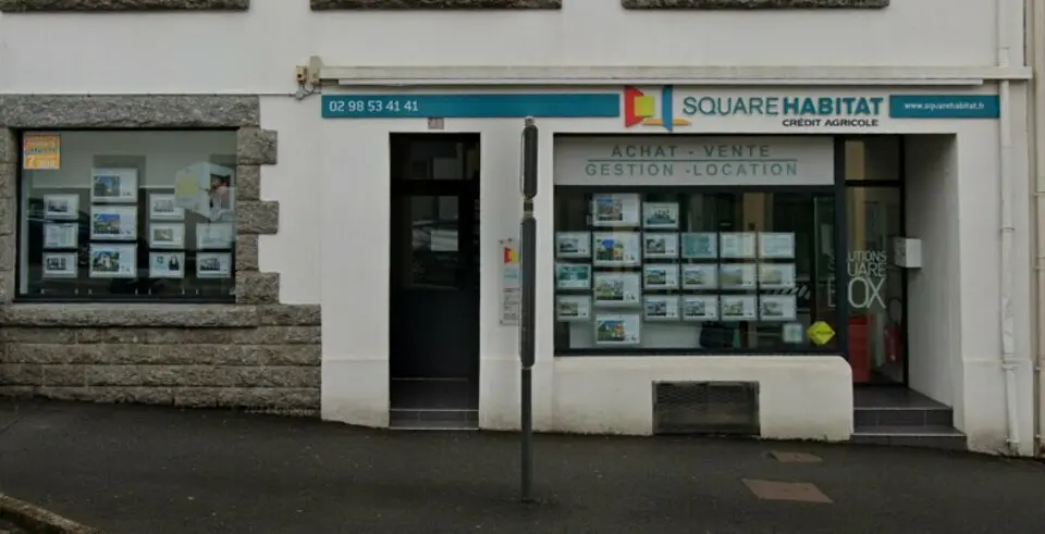 Plateau de bureaux - 6 places de stationnement
