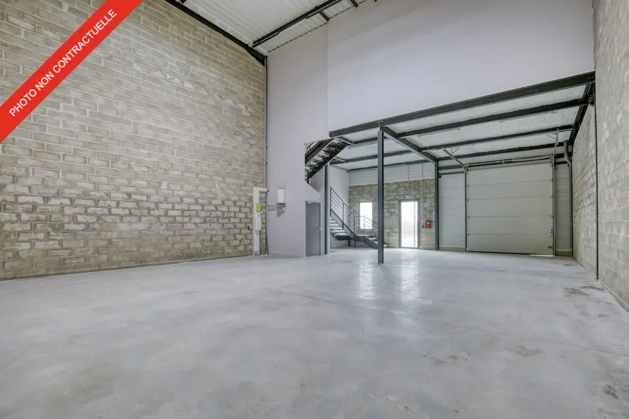 A vendre Locaux d'activité 543m² Persan