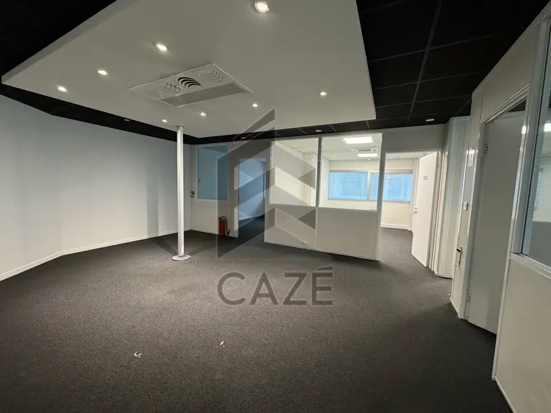 IMMEUBLE DE BUREAUX A LOUER - CENON  - ZONE FRANCHE URBAINE