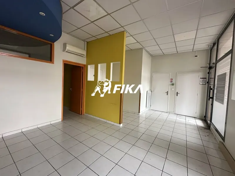 A VENDRE LOCAL COMMERCIAL 82 m² (31200) TOULOUSE