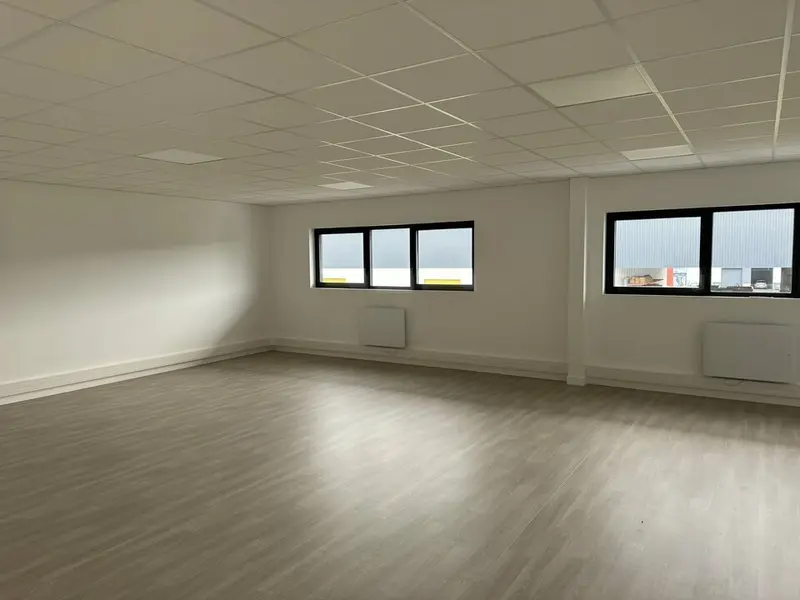A louer Locaux d'activité 275m² Lieusaint