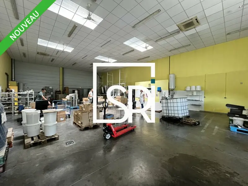 A vendre Entrepôt 750m² Cournon-d'Auvergne