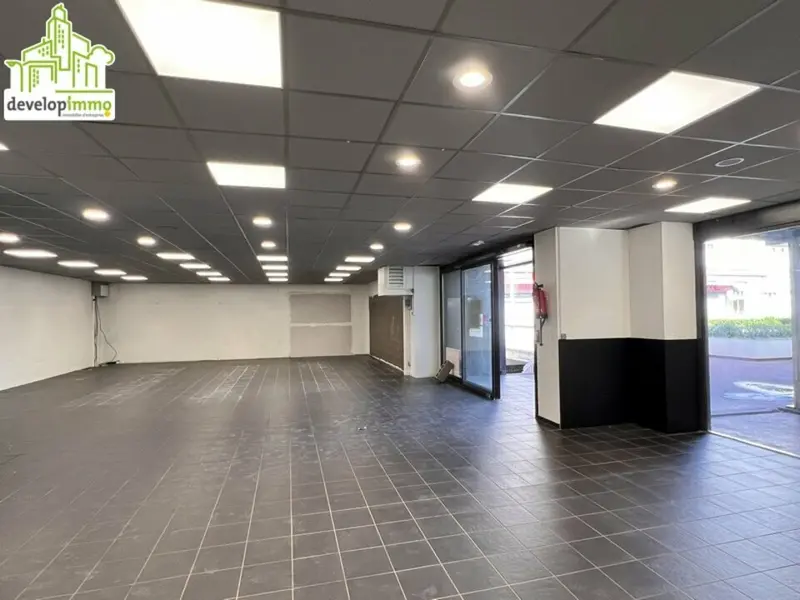 A louer Local commercial  230m² Caen