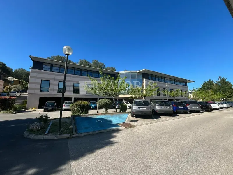 A louer Bureaux 842m² Aix-en-Provence