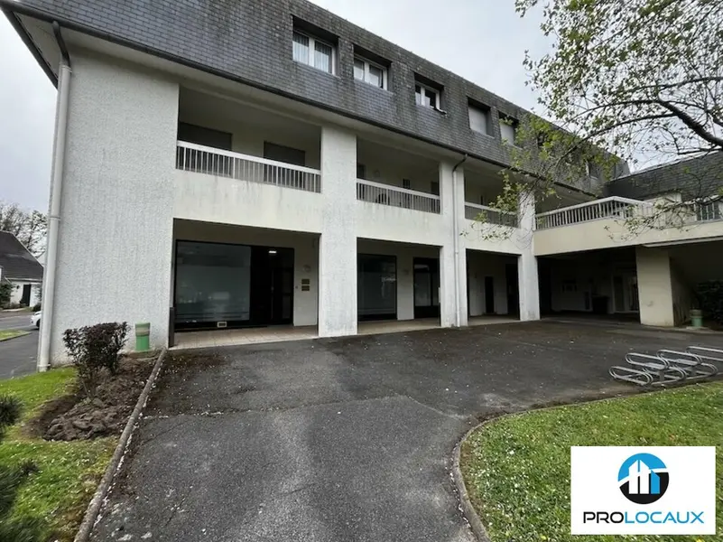 A louer Locaux d'activité 205m² Gouvieux
