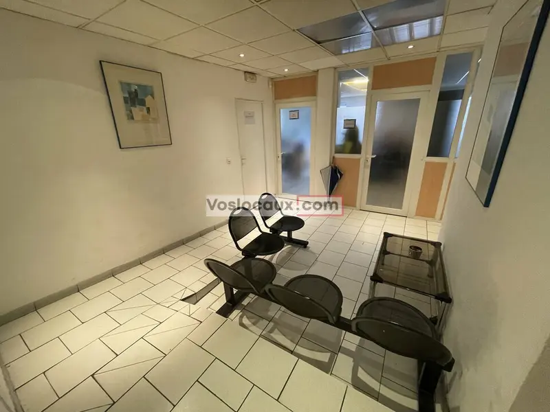 A louer : bureaux allant de 10 à 200 m² à Nice trinité 