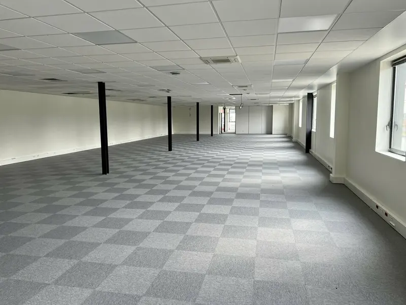 A louer Locaux d'activité 1643m² La Courneuve