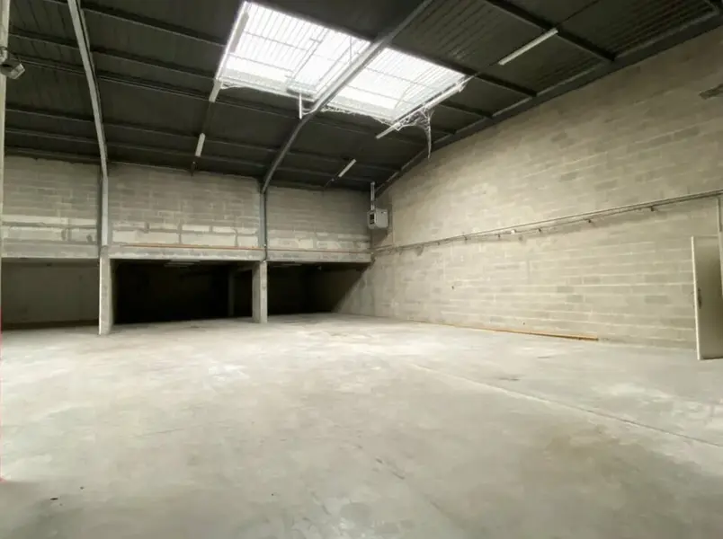 A louer Locaux d'activité 440m² Le Thillay