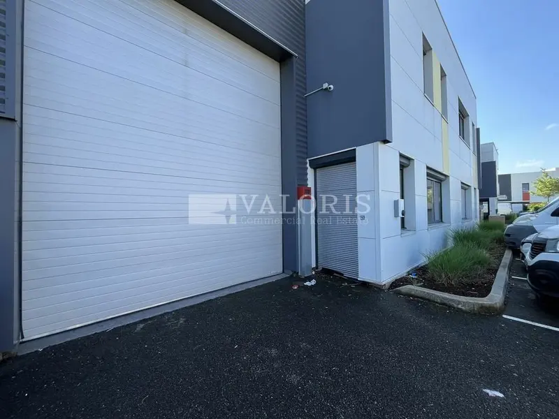 A louer Locaux d'activité 300m² Saint-Fons