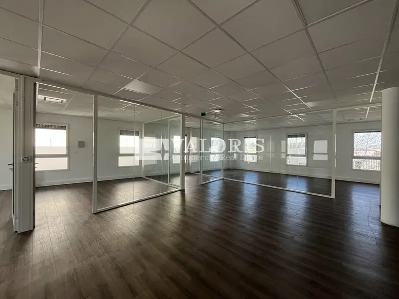 A louer Bureaux 250m² Dardilly