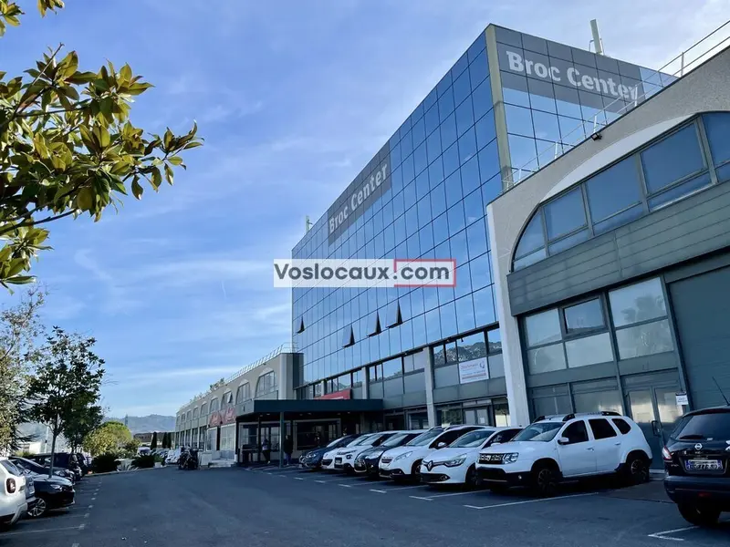 Bureaux de 40 m² à louer au Broc Center - Parc d'entreprises attractif