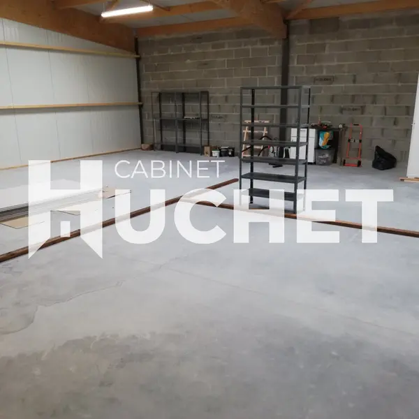 A Louer Caen Est - Local d'activité de 109 m2 en copropriété
