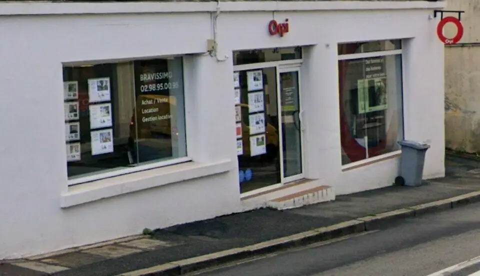 LOCAL PROCHE CENTRE - 2 PLACES DE STATIONNEMENT