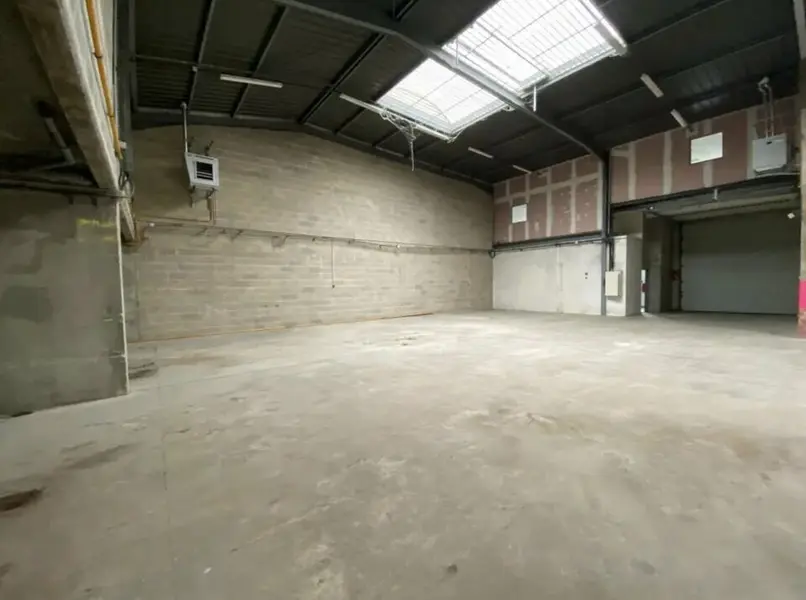 A louer Locaux d'activité 437m² Le Thillay