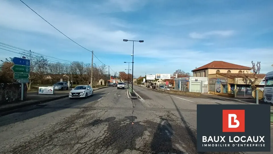 A louer Local commercial  700m² Orange
