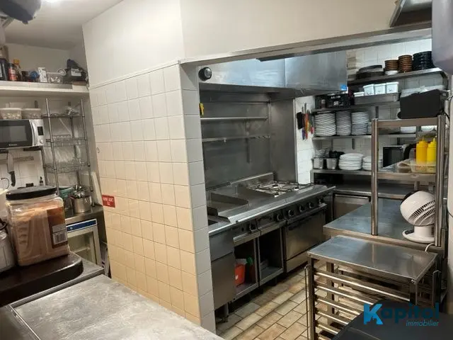 Brasserie d'angle - Levallois 92 - logement + terrasse de 40 cvts