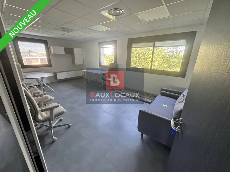 A LOUER BUREAUX D'ENVIRON 154M² A AGROPARC