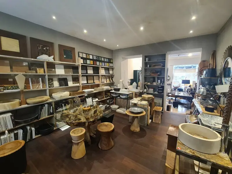 EMPLACEMENT PRISÉ QUARTIER WILSON  LOCAL DE 93 M² AVEC FAIBLE LOYER