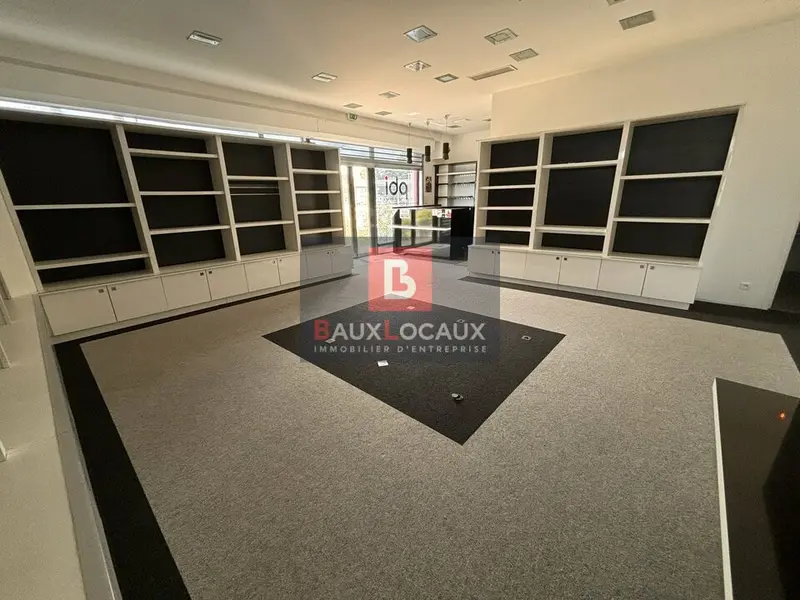 A louer Local commercial  120m² Avignon