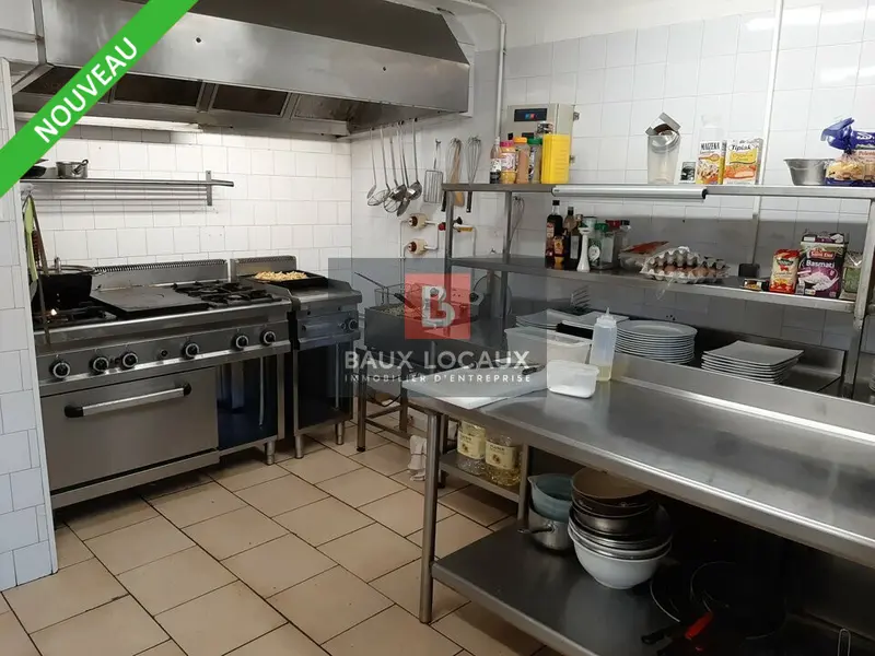 LOCATION D'UN LOCAL COMMERCIAL AVEC MATERIEL DE CUISINE