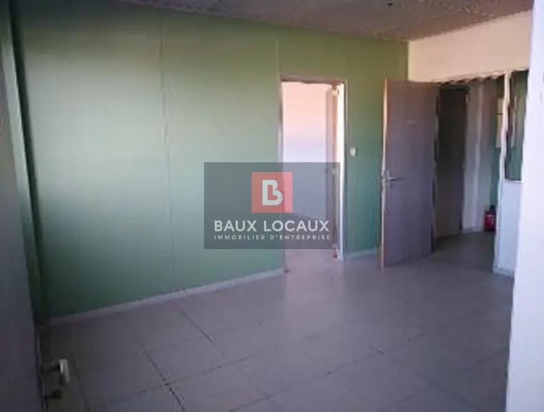 BUREAUX A LOUER D'ENVIRON 63 M² PROCHE CAPSUD
