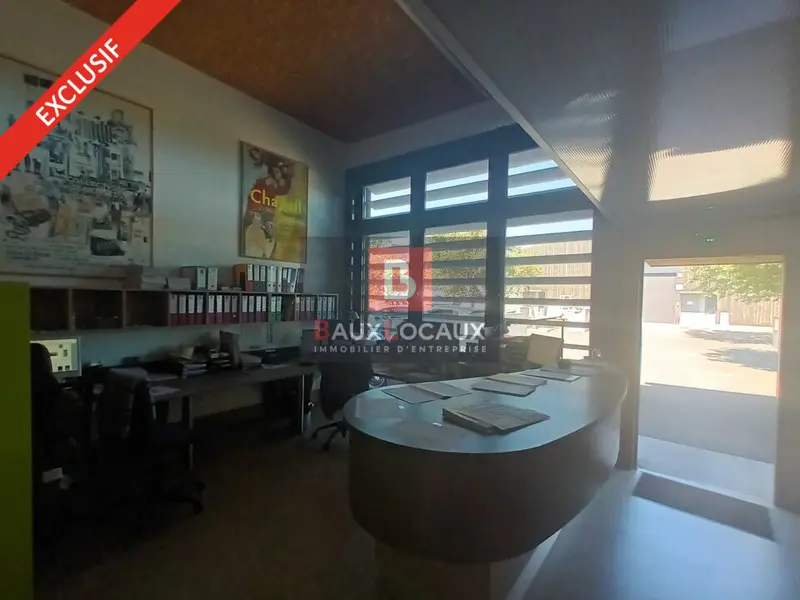 A vendre, Avignon environ 300 m² grands bureaux spacieux avec parking