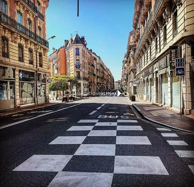  A CEDER LOCAL DE 71 M² QUARTIER ESQUIROL TOULOUSE