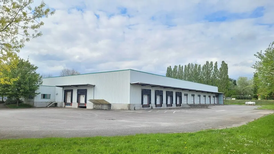 A louer Locaux d'activité 1816m² Eslettes