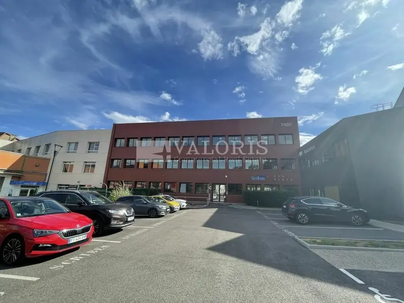 A vendre Bureaux 370m² Arnas