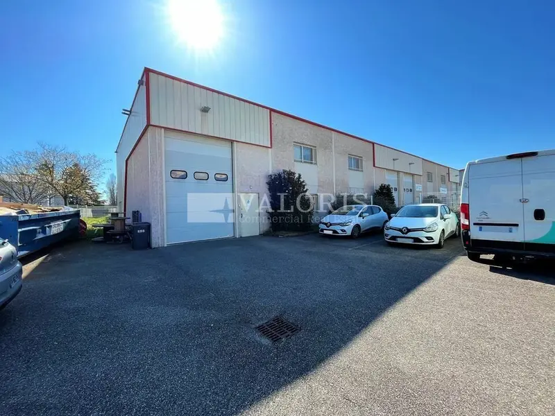 A louer Locaux d'activité 354m² Chassieu