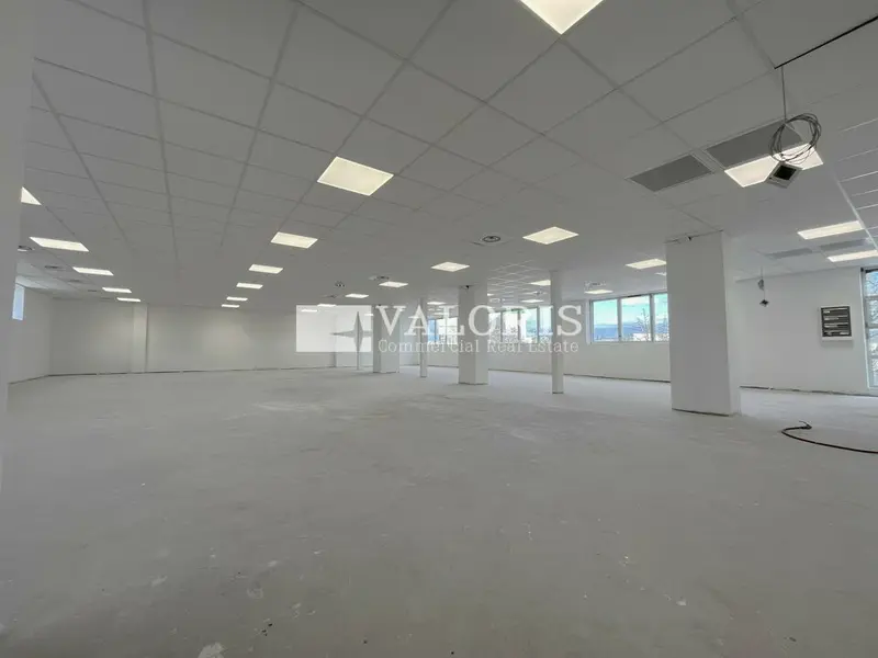 A vendre Local commercial  280.52m² Arnas