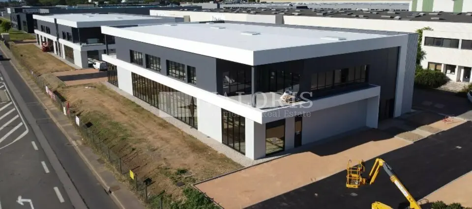 A louer Locaux d'activité 1940m² Arnas