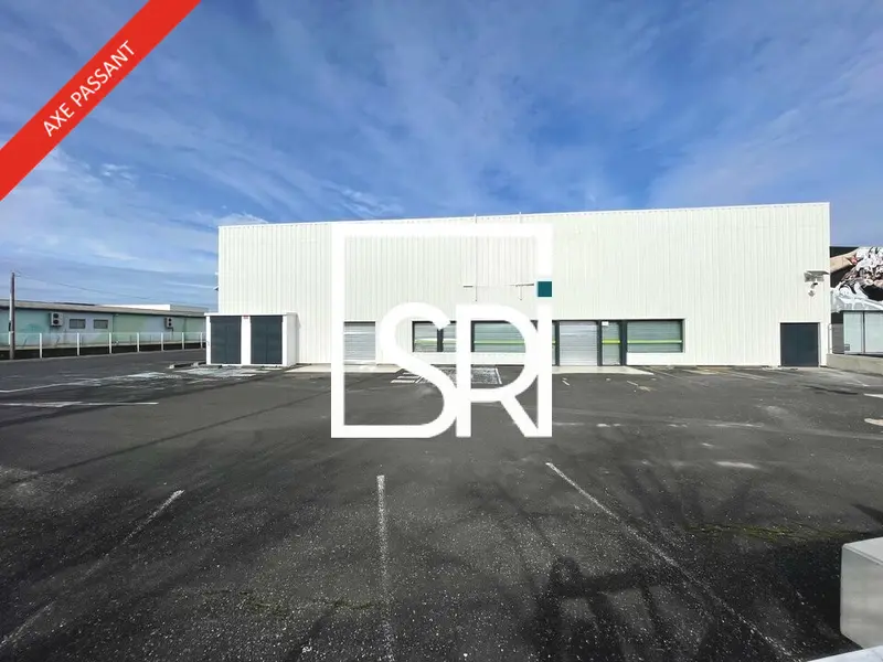 A louer Local commercial  2692m² Aubière