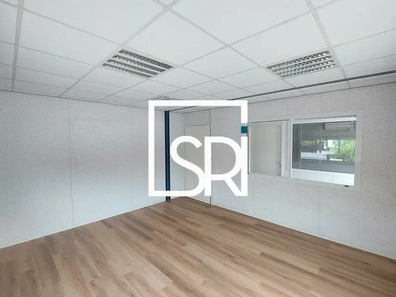 LOCATION BUREAUX 130 M² - RIOM 