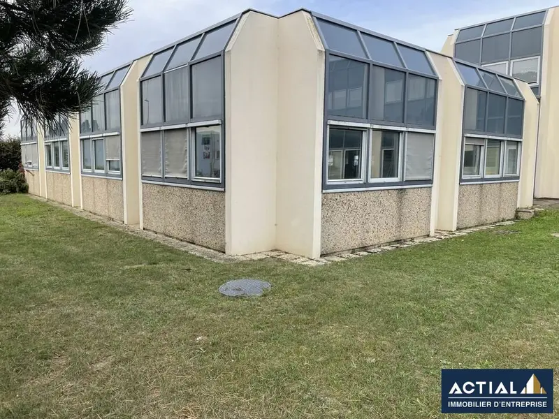 NANTES EST ENTREPRISE - ROUTE DE PARIS visible sur axe passant